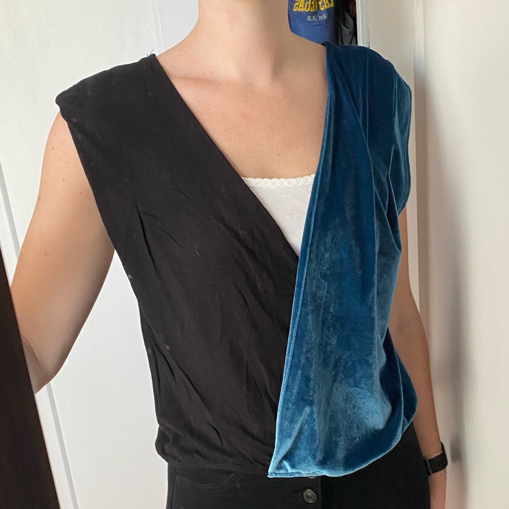 Urban Outfitters ecote small velvet top